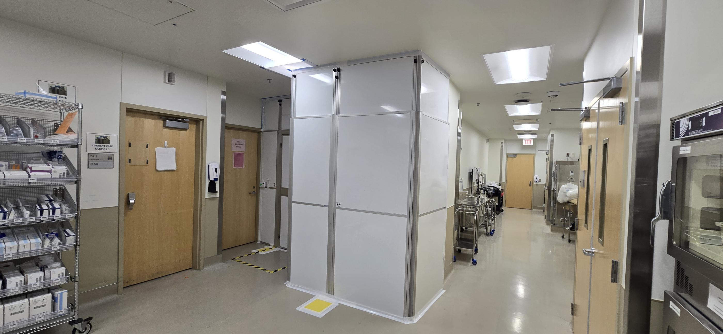 Modular hard wall containment at UTSW Dallas adapted on site during an OR4 renovation project