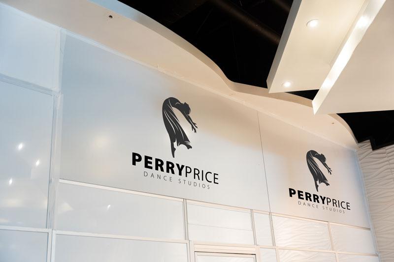 Retail & Hospitality Benefits of Connect Walls