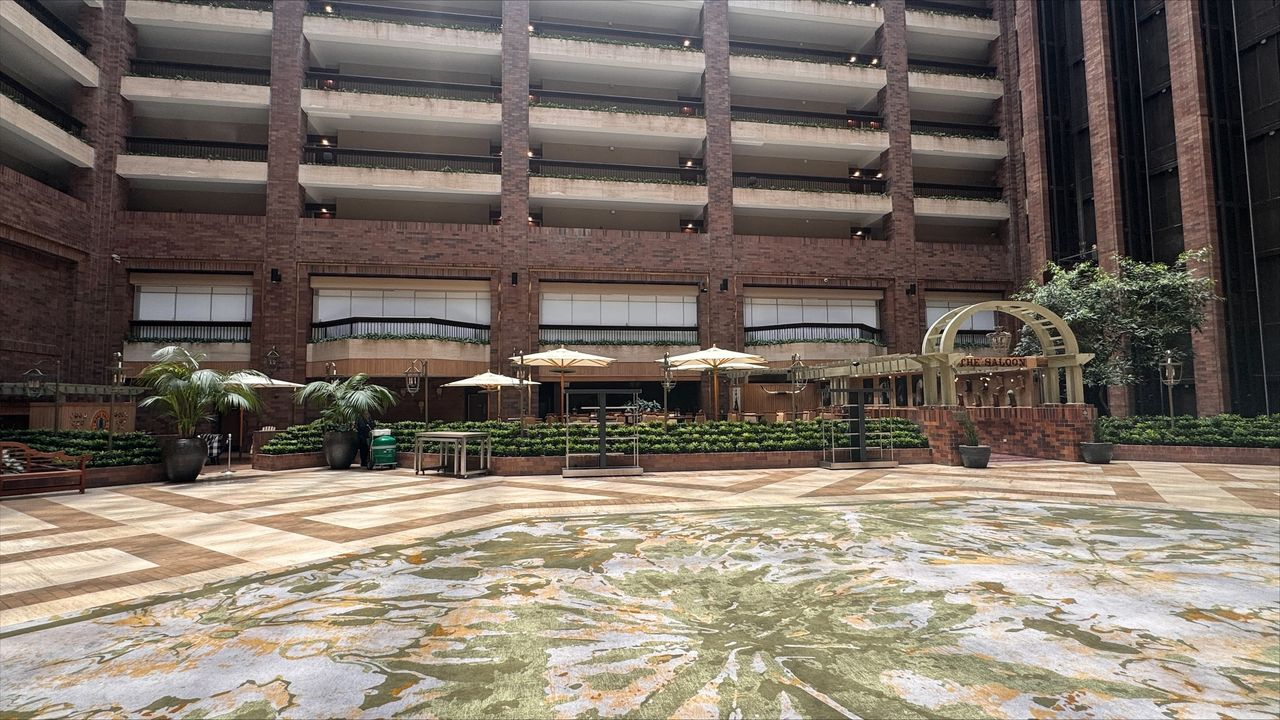 Modular Containment at The Hilton Anatole Hotel Renovation