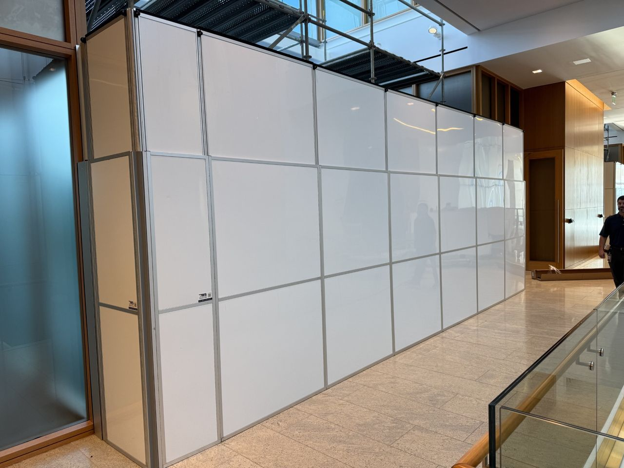 Executive Office Renovation Containment for Maintaining Operations in an Occupied Environment