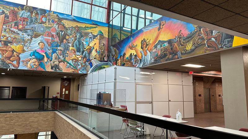 Temporary wall partitions for Enrique Moreno County Courthouse