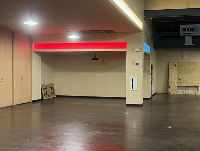 Temporary Wall Systems Deliver Custom  Rooms for Building Event